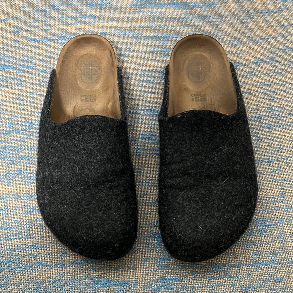 Womens size 38, vegan sole Birkenstock Amsterdam clogs.